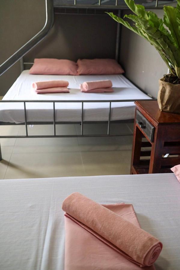Hostel Privado Puerto Princesa Buitenkant foto