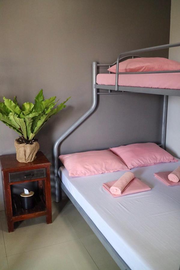Hostel Privado Puerto Princesa Buitenkant foto